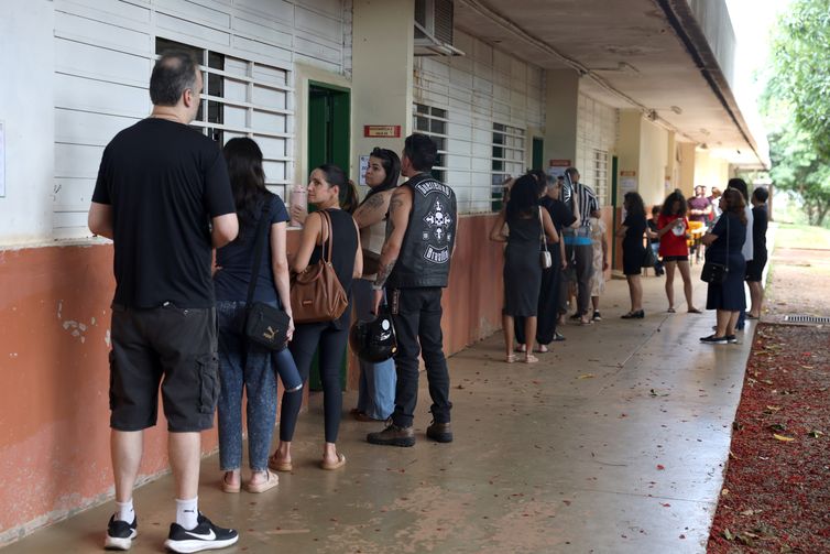 Estudantes relatam agressões e ameaças motivadas por disputa política nas escolas