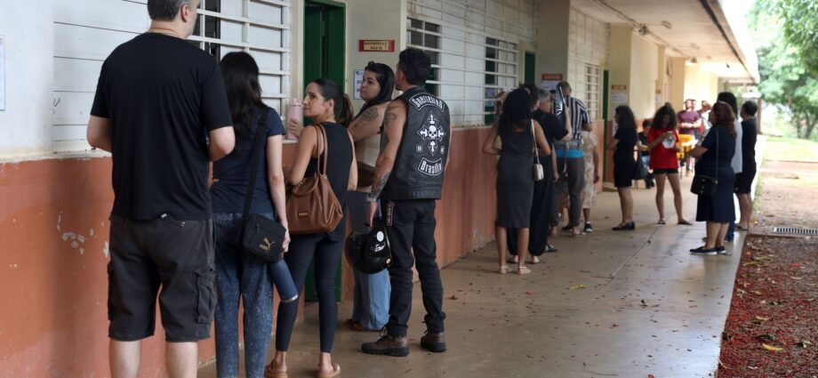 Estudantes relatam agressões e ameaças motivadas por disputa política nas escolas