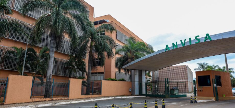 Anvisa proíbe venda de picolé com melatonina e suplemento de proteína