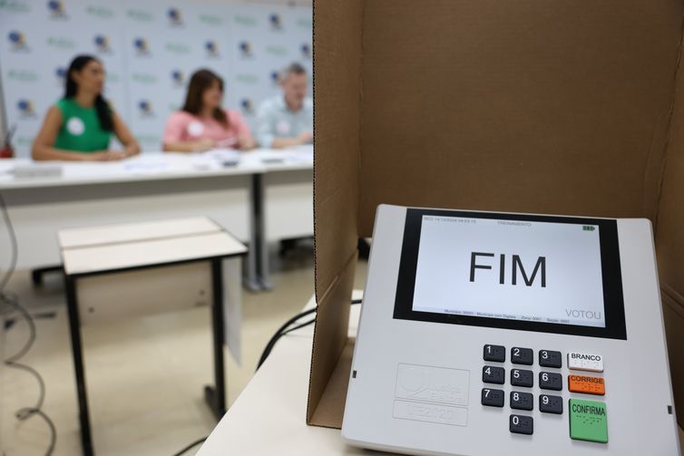 Direitos de idosos e pessoas com deficiência para votar: veja as garantias
