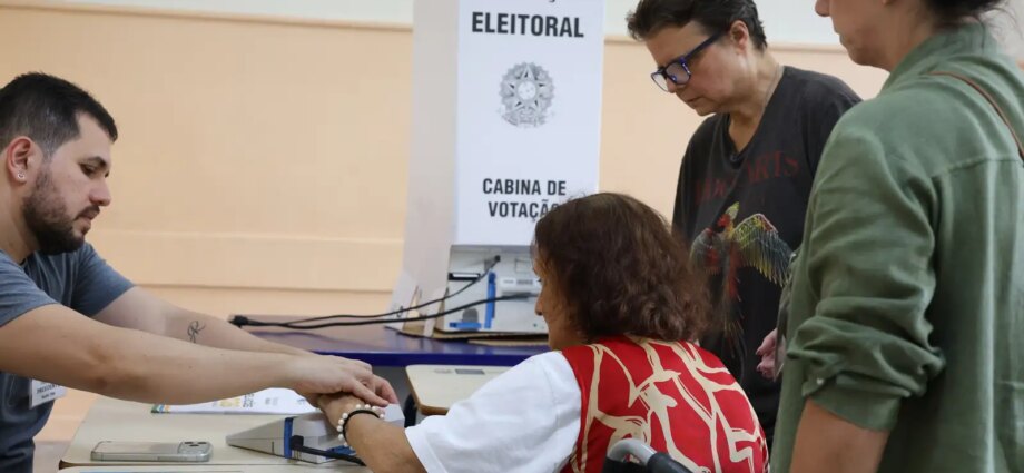 Eleitores com 70 anos ou mais aumentam participação em 43% no primeiro turno de 2026