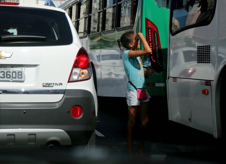 Queda no Trabalho Infantil no Brasil: IBGE Revela Dados de 2025