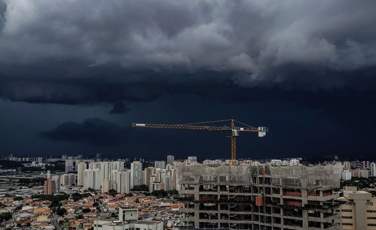 Chuvas Intensas Afetam Norte, Centro-Oeste e Sudeste do Brasil