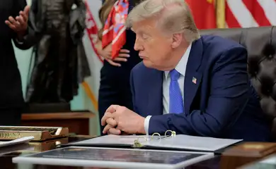 Presidente dos EUA, Donald Trump, assina decreto sobre vacinas na Casa Branca 10 de agosto de 2026 REUTERS/Kylie Cooper