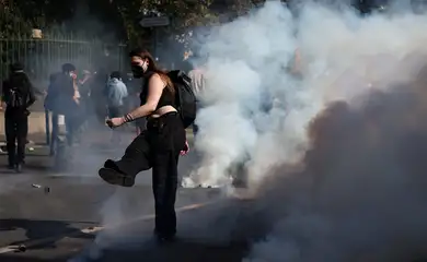 Estudantes franceses protestam em Saint-Denis, perto de Paris 1º de outubro de 2026 REUTERS/Abdul Saboor