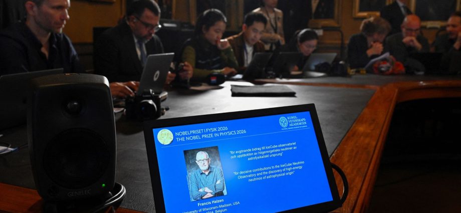 Francis Halzen é agraciado com o Nobel da Física de 2026 por descobertas em neutrinos