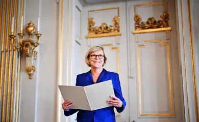 The Permanent Secretary of the Swedish Academy, Ingrid Carlberg, announces that Canadian author Anne Carson is awarded the Nobel Prize in Literature 2026, in Stockholm, Sweden, October 8, 2026. TT News Agency/Christine Olsson via REUTERS ATTENTION EDITORS - THIS IMAGE WAS PROVIDED BY A THIRD PARTY. SWEDEN OUT. NO COMMERCIAL OR EDITORIAL SALES IN SWEDEN.