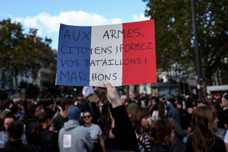 Protestos na França reúnem manifestantes sob forte esquema de segurança