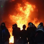 Protestos na França: Tensões aumentam após violência e saques em meio a descontentamento social