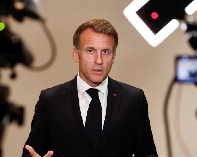 Macron anuncia proibição de protestos considerados ilegítimos na França