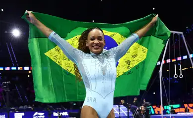 Artistic Gymnastics - 2026 World Artistic Gymnastics Championships - Rotterdam Ahoy, Rotterdam, Netherlands - October 24, 2026 Brazil's Rebeca Andrade celebrates winning the women's vault final REUTERS/Yves Herman