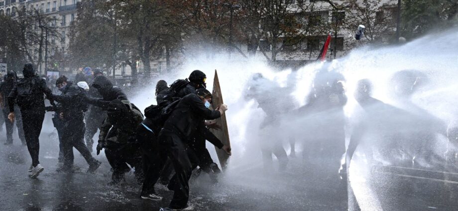 Sindicatos e grupos de protesto convocam novas manifestações na França