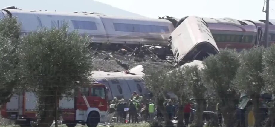 Espanha realiza primeiros funerais após acidente ferroviário que deixou 69 mortos