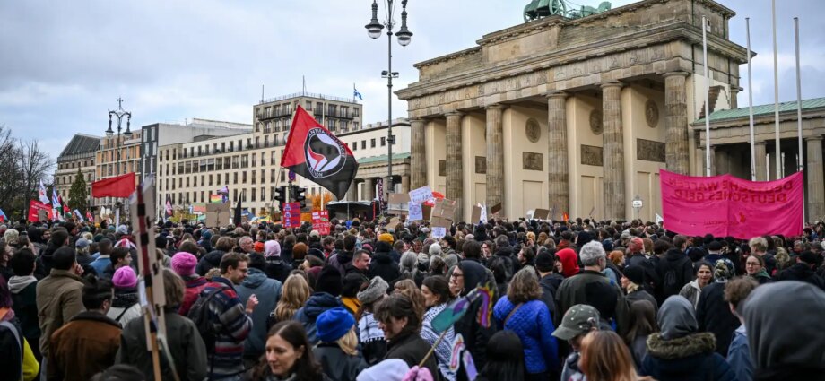 Protestos da Geração Z chegam à Alemanha com atos em dezenas de cidades