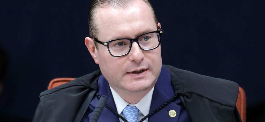 Ministro Zanin Relata Novo Pedido do PSD para Segundo Turno no Rio de Janeiro