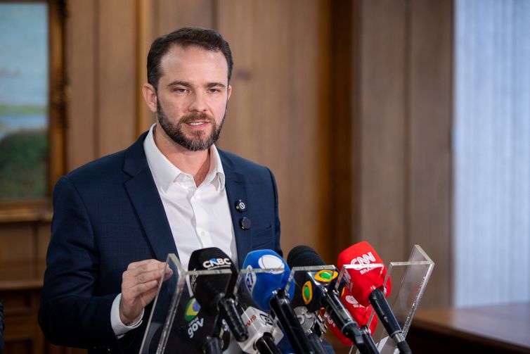 Durigan mantém previsão de superávit primário no Orçamento de 2027