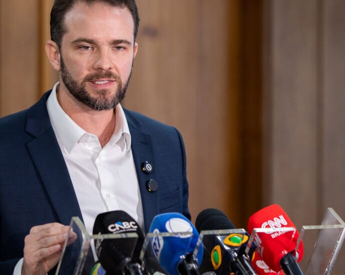 Durigan mantém previsão de superávit primário no Orçamento de 2027