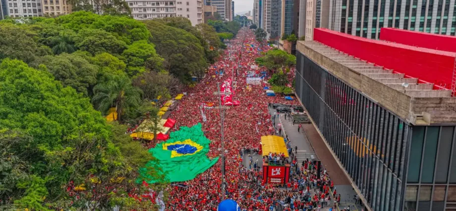 Campanha de Lula Aciona TSE por Desinformação em Redes Sociais
