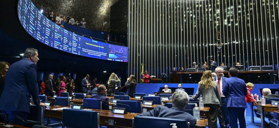 Senado Aprova Fim da Escala 6x1 e Redução da Jornada de Trabalho