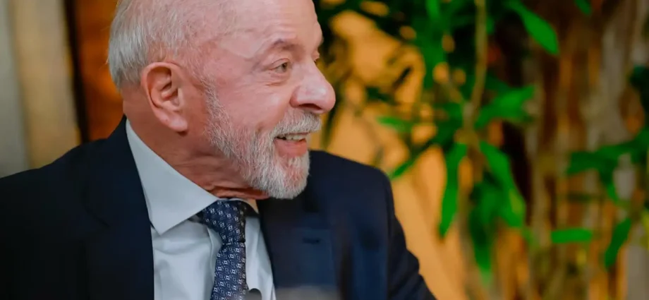 Lula anuncia entrega ao TSE de autorização para abertura de sigilos e desafia Flávio Bolsonaro