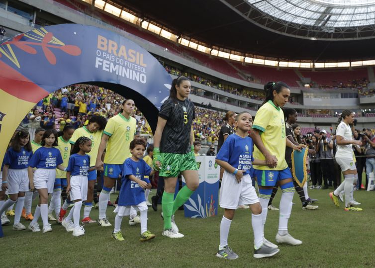 Esporte: veja as propostas de Flávio Bolsonaro e Lula para a área