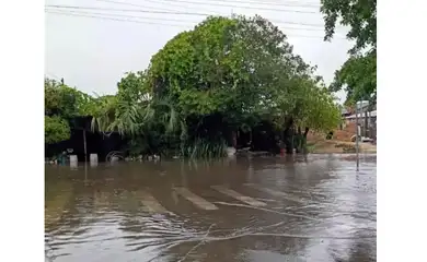 Chuvas deixam mais de mil pessoas fora de casa e mantêm alerta máximo no Rio Grande do Sul