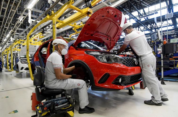 Desemprego recua para 5,2% no terceiro trimestre, menor taxa para o período desde 2012