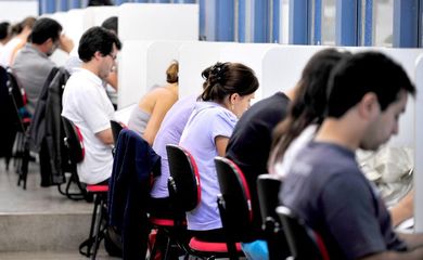 cursinhos preparatórios para concursos públicos