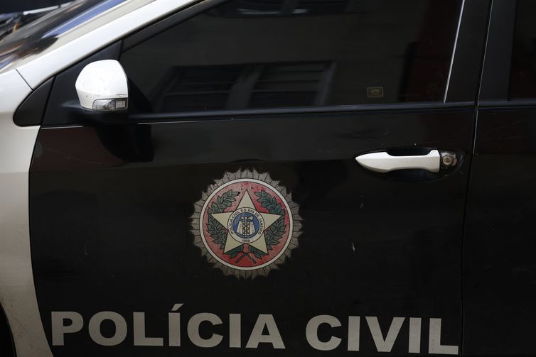 Polícia Civil Investiga Envolvimento de Policiais com Facção Criminosa no Rio de Janeiro