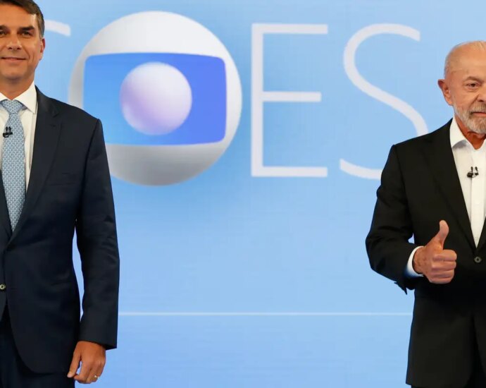 Lula e Flávio Bolsonaro trocam acusações e apresentam propostas em debate na Globo