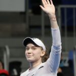 Rybakina vence em Tóquio e garante liderança do ranking mundial no fim do ano