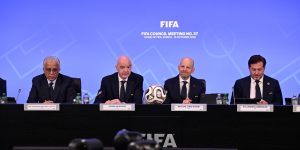 Desafios de Gianni Infantino à Frente da FIFA: Críticas e Demandas por Reformas