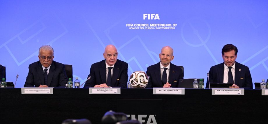 Desafios de Gianni Infantino à Frente da FIFA: Críticas e Demandas por Reformas