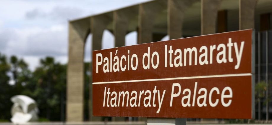 Itamaraty acusa Milei de tentar interferir nas eleições brasileiras