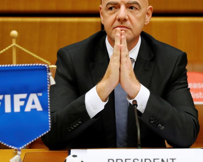 Gianni Infantino Enfrenta Oposição em Reunião Crucial da FIFA