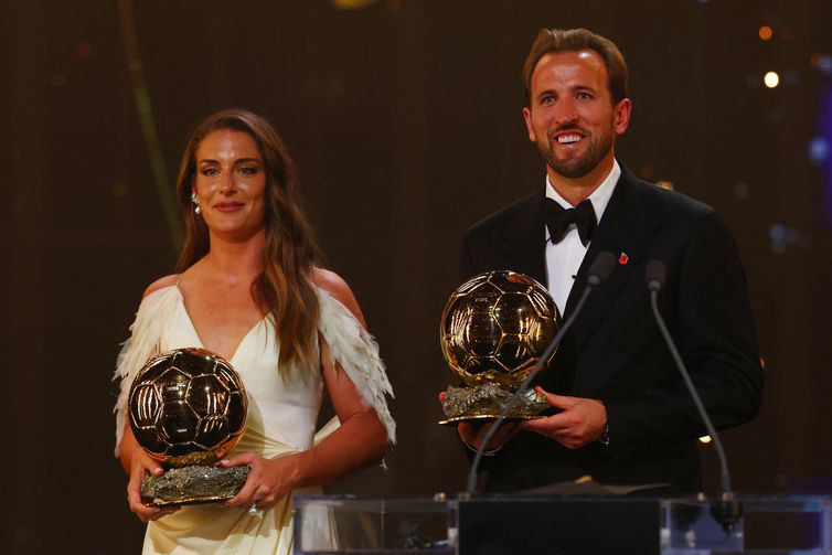 Harry Kane e Alexia Putellas vencem a Bola de Ouro de 2026