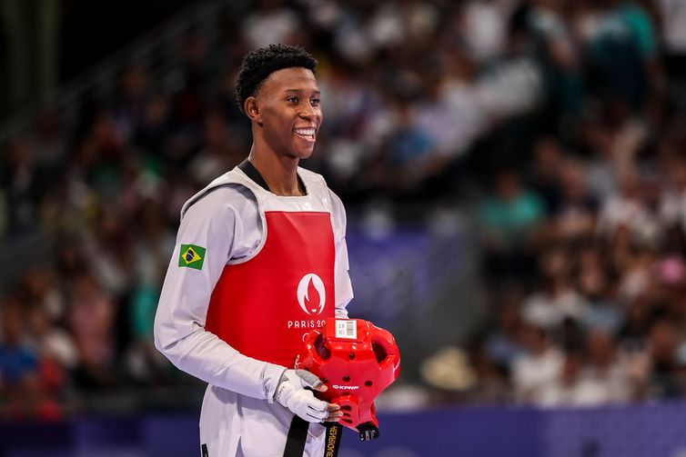 Henrique Marques Conquista Ouro no Grand Prix de Taekwondo em Paris
