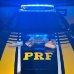 PRF apreende 575 gramas de skunk e prende dois homens após tentativa de fuga em Santa Cruz
