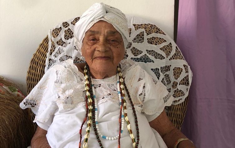 Morre Mãe Senhora de Ewá, liderança do Candomblé, aos 104 anos