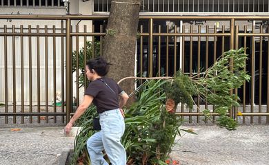Rio de Janeiro - 07/08/2026 - Começo da ventania nas ruas do Rio de Janeiro. Foto: Tânia Rêgo/Agência Brasil