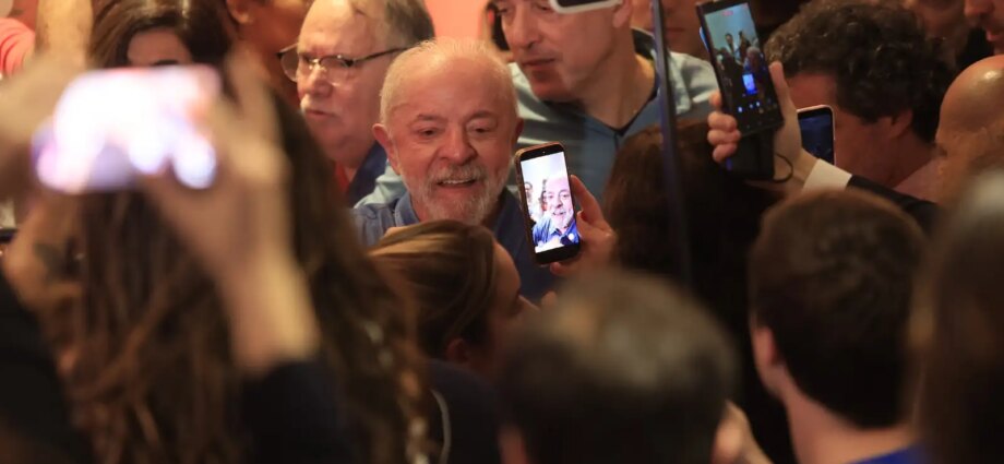 Lula agradece votação e promete regular plataformas digitais no novo mandato
