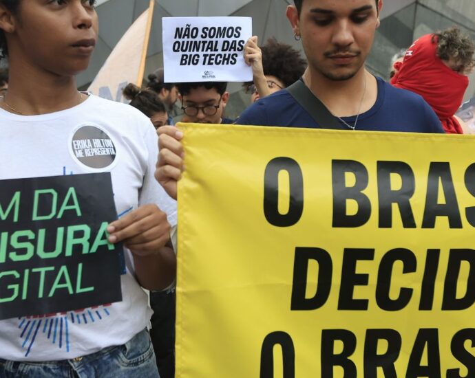 Entidades entregam ao TSE nota contra possíveis restrições e falta de transparência nas redes