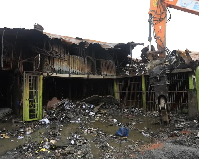 Ceagesp Implementa Estrutura Provisória para Comerciantes Atingidos por Incêndio