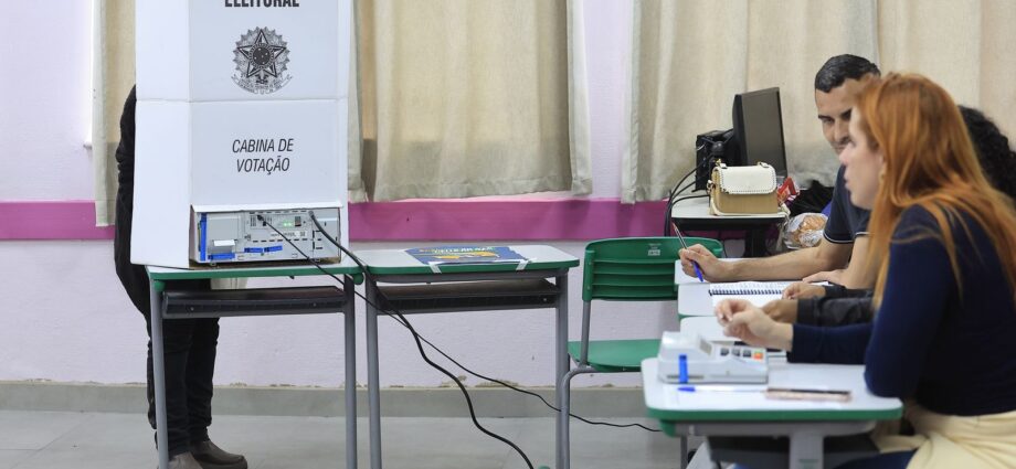 TRE-SP diz que determinação de Zanin para estender votação até as 19h está sendo cumprida
