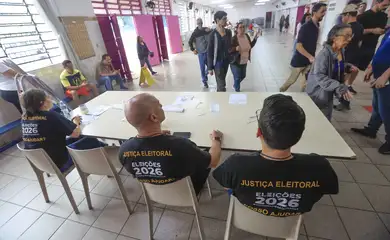 São Paulo (SP), 25/10/2026 – Eleitores votam na EMEF Celso Ribeiro Leite Filho, no bairro da Bela Vista, durante o segundo turno das Eleições 2026. Foto: Paulo Pinto/Agência Brasil