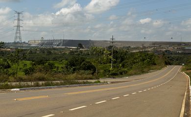 Altamira (PA), 08/01/2025 - No dia 5 de maio de 2016, foi inaugurada a Usina Hidrelétrica (UHE) Belo Monte. Localizada no Rio Xingu, no Pará, sua capacidade instalada é de 11.233,1 MW, sendo reconhecida como a maior hidrelétrica 100% brasileira. O empreendimento utiliza, em seu reservatório principal, uma tecnologia preservacionista conhecida como fio d’água, o monitoramento das estruturas, previsto no Plano, é um dos mais bem equipados do país. Dispondo de 1.976 instrumentos, de 12 diferentes tipos, realiza-se uma avaliação periódica ao desempenho das estruturas de concreto dos 28 diques que conformam o Reservatório Intermediário e das barragens de Pimental e Belo Monte. Foto: Joédson Alves/Agência Brasil