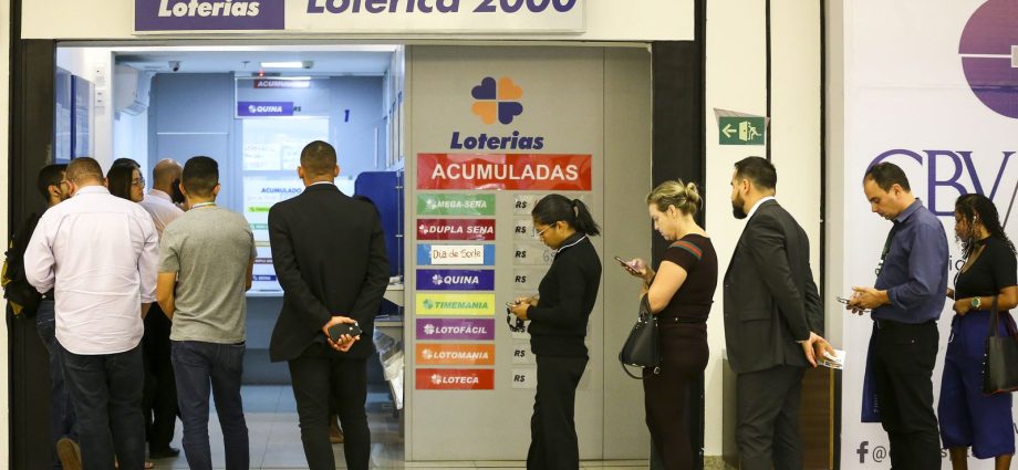 Mega-Sena sorteia prêmio acumulado de R$ 112 milhões neste domingo