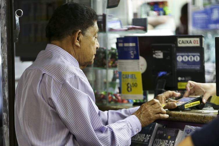 BPC evitou 571 mil mortes e 13 milhões de internações em 30 anos, aponta estudo