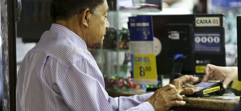 BPC evitou 571 mil mortes e 13 milhões de internações em 30 anos, aponta estudo