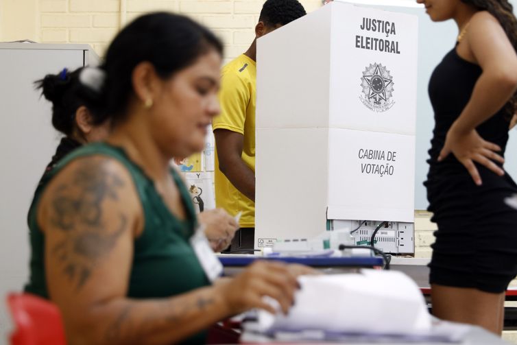 PM registra sete ocorrências e detém seis pessoas durante segundo turno em São Paulo